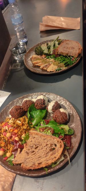  at Honest Greens - Gran Via in Madrid