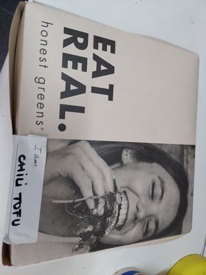 Uber order: chili tofu and tons of veggies at Honest Greens - Gran Via in Madrid