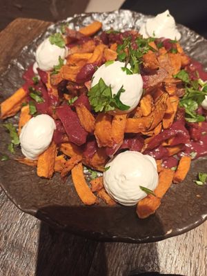 Sweet potatoes with alioli sauce at Honest Greens - Gran Via in Madrid