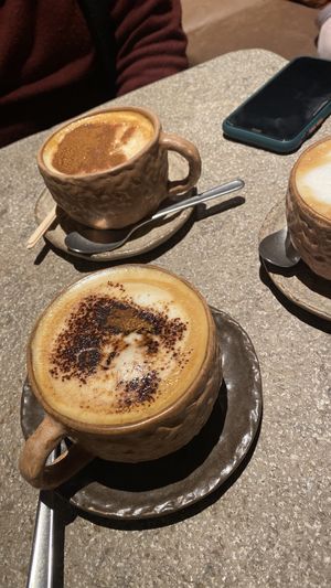 Café con leche de avena y cacao  at Honest Greens - Gran Via in Madrid