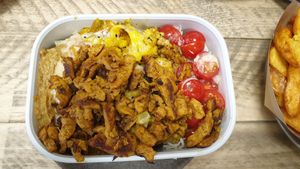 Am liebsten esse ich bei Gustav Grün eine leckere Box. Mit diversen leckeren Sachen und Toppings. Veganes Schawarma und Humus mit Datteln kann ich sehr empfehlen.  at Gustav Grün in Osnabrueck