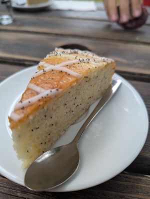 Gâteau au citron at l'Autre Rive in Berrien