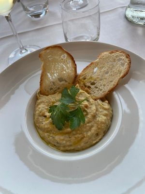 Hummus at Trattoria Nelle Vigne in Diano Dalba