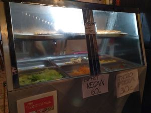 Vegan buffet at Mammamia in San Juan Del Sur