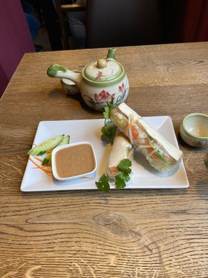 Summer roll with tofu and peanut sauce. Jasmin tea.  at Quê Restaurant in Dusseldorf