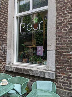 outside at Pleur Foodbar in Maastricht