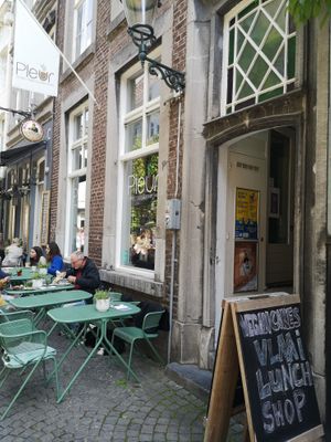 Outside at Pleur Foodbar in Maastricht