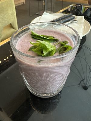 Smoothie. Can be vegan if you ask for non dairy milk  at Pleur Foodbar in Maastricht