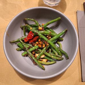 Fagiolini al pepe di sichuan e ragù di tofu at Le Nove Scodelle in Milan