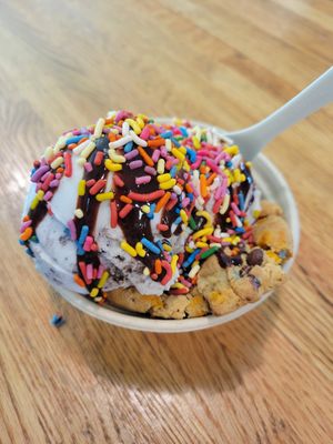 Cookies and cream sundae at Logan Vegan  in Chicago