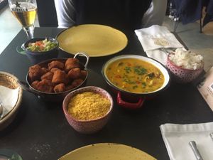 Bobo vegano with farofa de dendê, vinagrete e fried banana at Capim Dourado in Porto