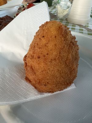 Vegan arancino filled with seitan ragù 🍘  at La sciara del Gusto in Fontanafredda