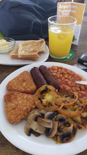 Thank you for this Vegan comfort food (less than €8) 👍🏽 at The English Bakery Cafe in Gran Canaria