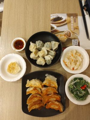 Ahhhhmazing food at FJ Veggie 芳珍蔬食 in Taipei