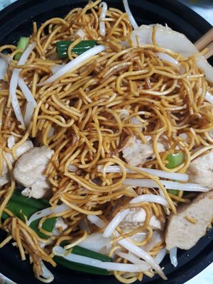 Vegan chicken chow mein at Eastern Feast in Aberdeen