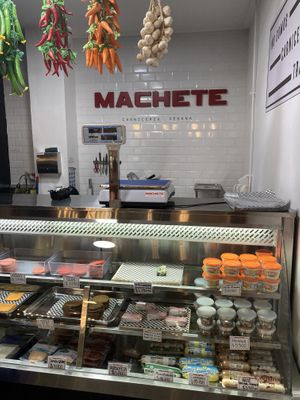 On weight   at Machete Carnicería Vegana in Santiago