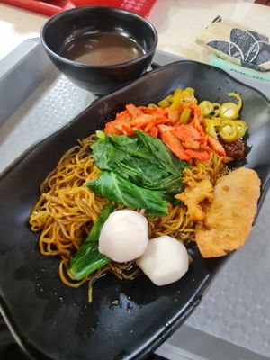 Wanton noodle ~ 11/9/22 at Loving Green Vegetarian 绿园素 in Northeast Singapore