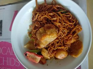 Dry noodles at Loving Green Vegetarian 绿园素 in Northeast Singapore