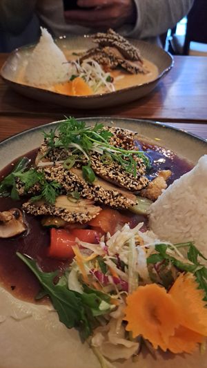 Vegane Ente mit verschiedenen Soßen at Bao Nhung 1993 in Berlin