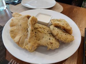 Starter / Oyster mushrooms (GF) at La Regina Restaurante in Madrid