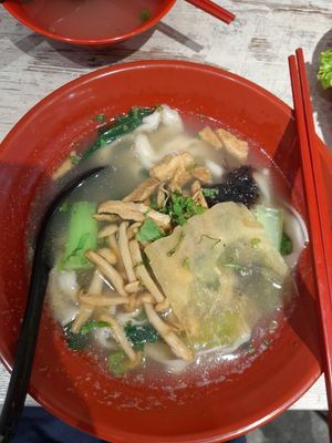 Ban mian soup at Kang Su Vegetarian 康素 - Orchard in Central Singapore