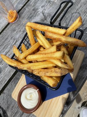 Vegane Majo und leckere Fritten  at Jells aan Zee in Biggekerke