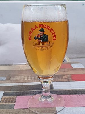 Moretti draft at Pizzeria Minante in Vienna