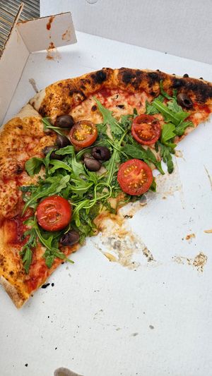 Pizza Lara with vegan Mozz and Feta at Pizzeria Minante in Vienna