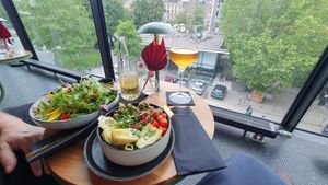 Italien bowl and salad bowl at IVY Tagesbar in Munich