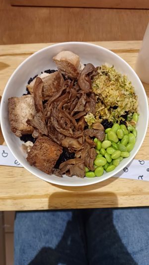 Poke quente vegano at Let's Poke in Sao Paulo