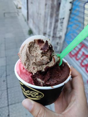 Hazelnot + choco + strawberry at Nossi Be in Bilbao