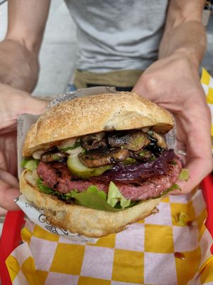 Burger z grzybem, bezglutenowy at Buła z Musztardą in Poznan
