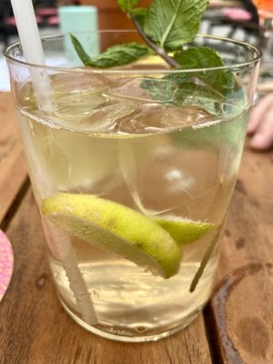 Magnolia nojito  at MazzelTov! in Roosendaal