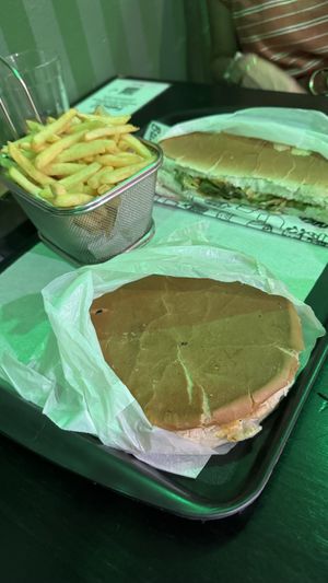 Sanguche, hot dog, papas fritas  at MilaVeg Lanches in Porto Alegre