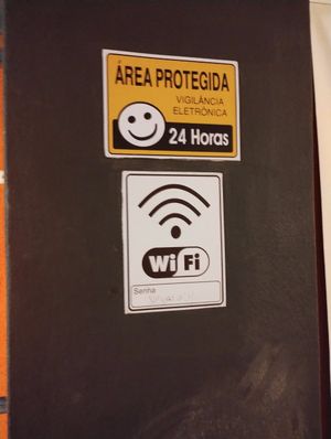 WiFi and security at MilaVeg Lanches in Porto Alegre