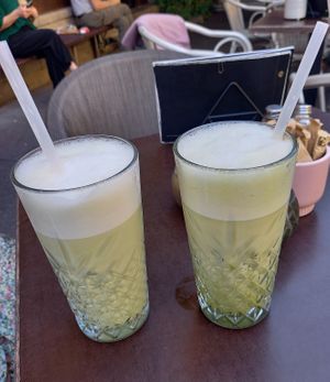 Iced Matcha Latte mit Hafermilch at Unicafé in Wurzburg