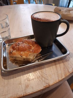Hot chocolate and kardamom bullar at Bruket Bageri & Handel in Helsingborg