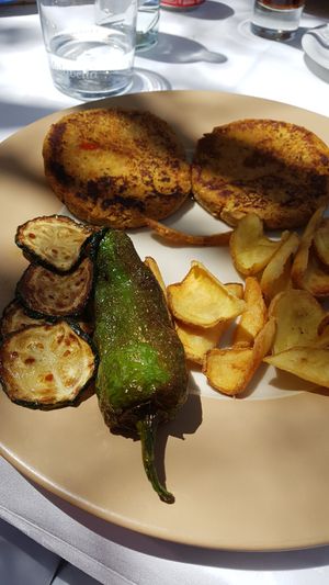 Segundo plato at Can PITU in Begur