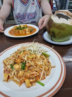 Good food at Omsin Restaurant in Koh Samui