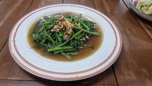 Vegan Morning Glory at Omsin Restaurant in Koh Samui