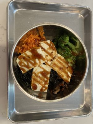 Black rice, carrots, mushrooms, seaweed, broccoli, tofu, and teriyaki sauce   at Rice Bar - Market Place in Washington