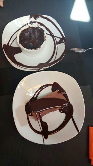 Postres: Agar agar de chocolate y coulant at Damunt un cel de fil in Terrassa