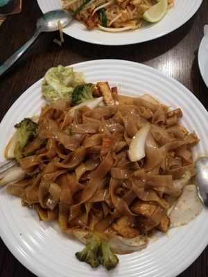 Pad Si-iu mit Tofu at Krua Thai in Berlin