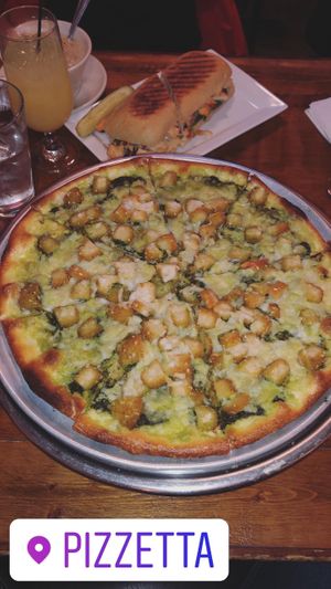 Smart White “Chicken” Pesto  at Pizzetta in Mystic