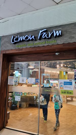 Exterior at Lemon Farm - Thong Lor in Bangkok