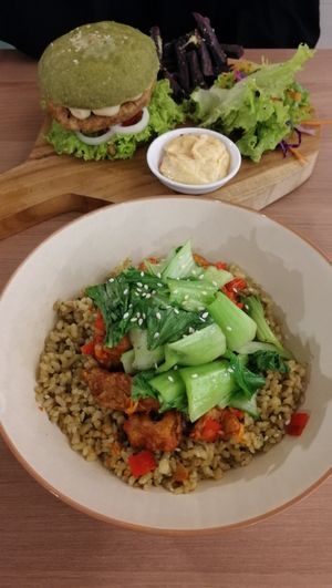 Not-squid, Chick-un burger at Moringa Plant-Based Restaurant in Kuta