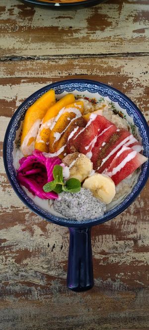 Oatmeal at Wyn's Penida Cafe in Penida Island