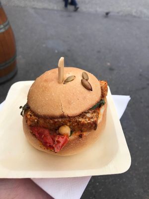 burger  at Disneyland - The Gourmet Vegan in Chessy