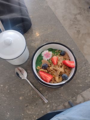Green bowl at Bonjour in Tarifa