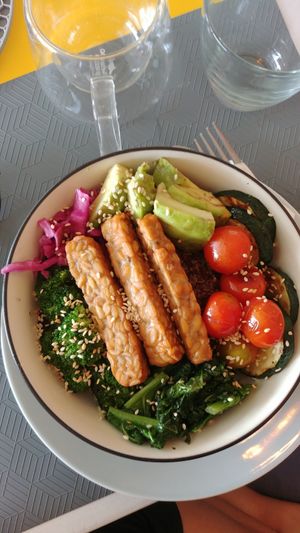 quinoa bowl, sub tempeh at Melon Café in Amed